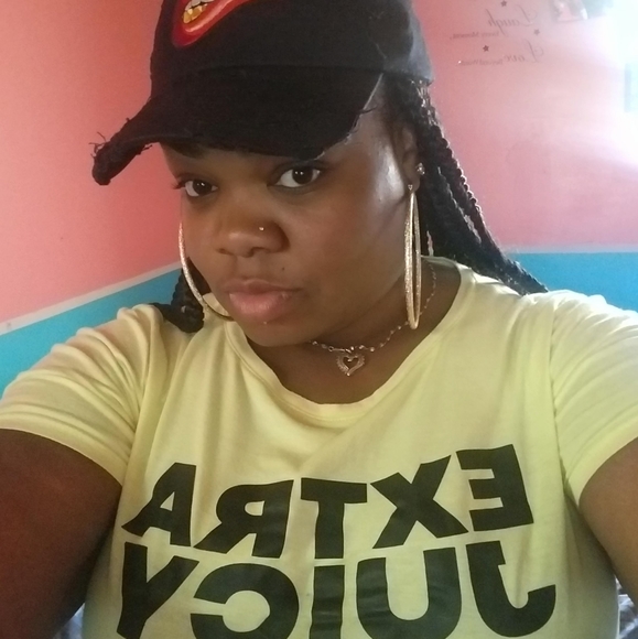 Meet your Posher, Tina - Picture 1 of 1